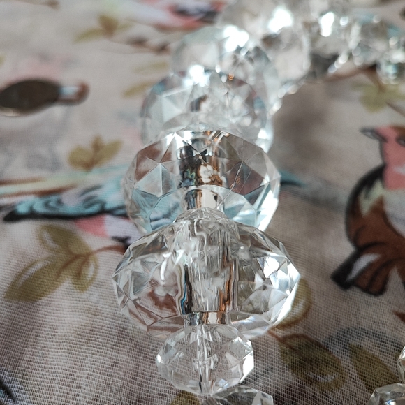 Joan Rivers Enormous Clear Faceted Graduated Heavy Beads Chunky Lucite Necklace - Picture 8 of 11